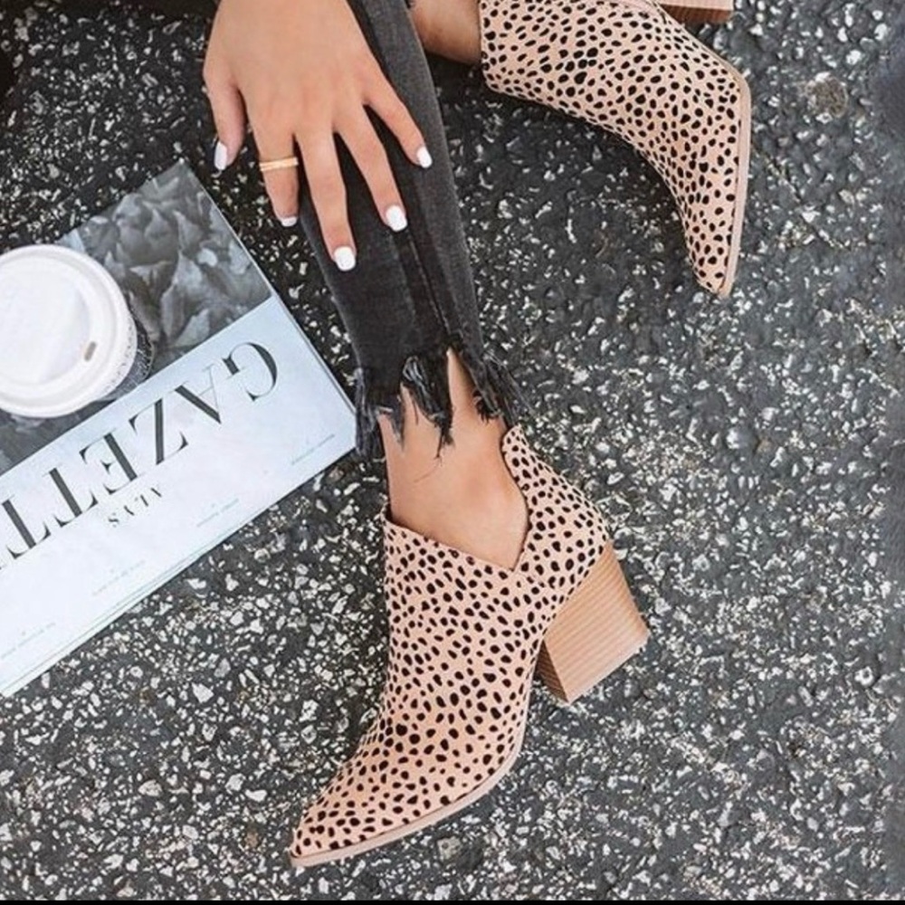 Stylish Black and Tan Ankle Boots